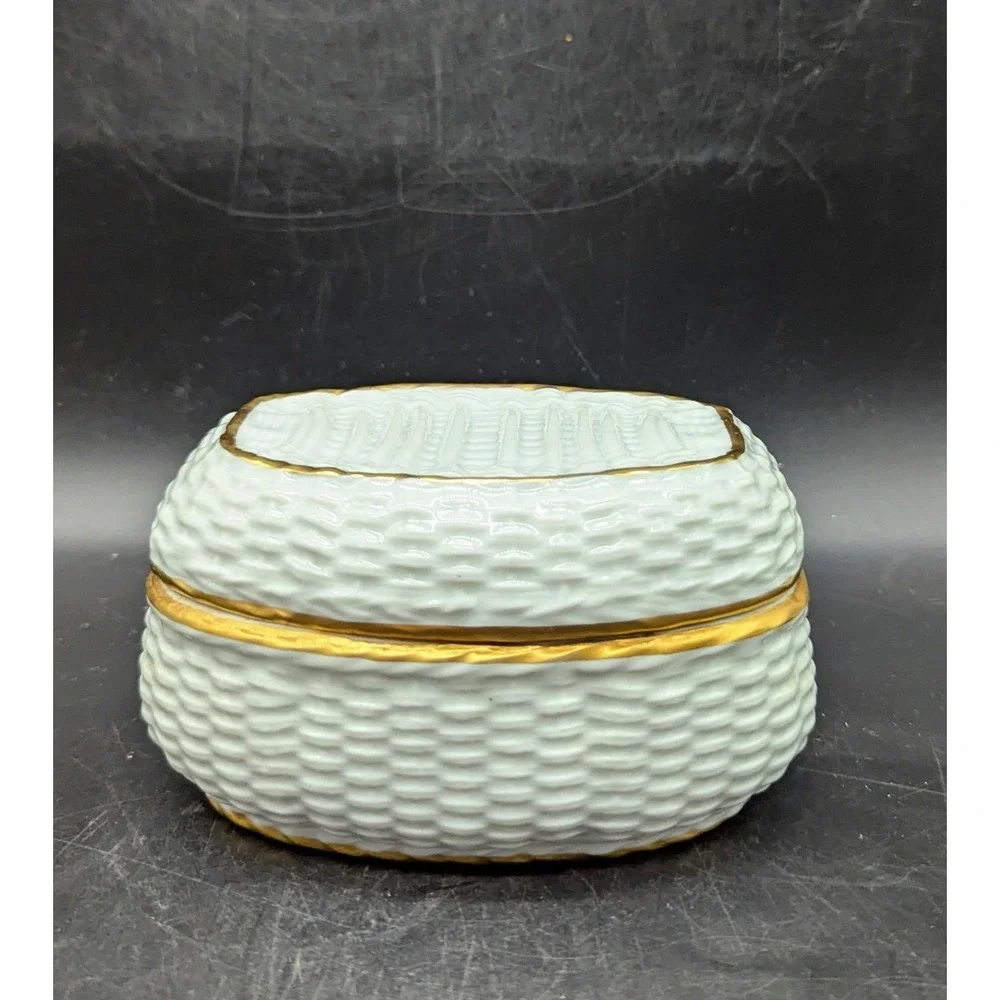 Vintage‎ Limoges Porcelain Basketweave Trinket Dresser Box While 5.25